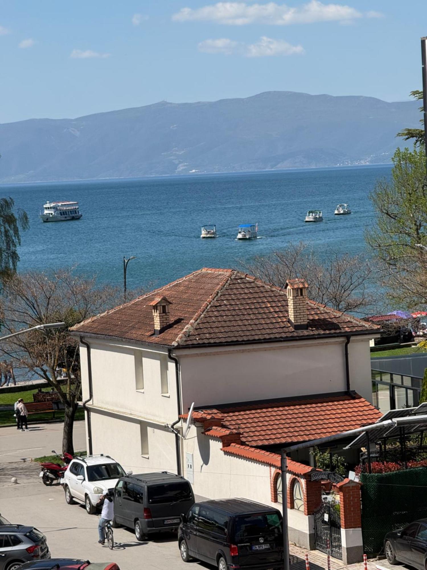 Exclusive Apartments With Lake View Ohrid Exterior photo