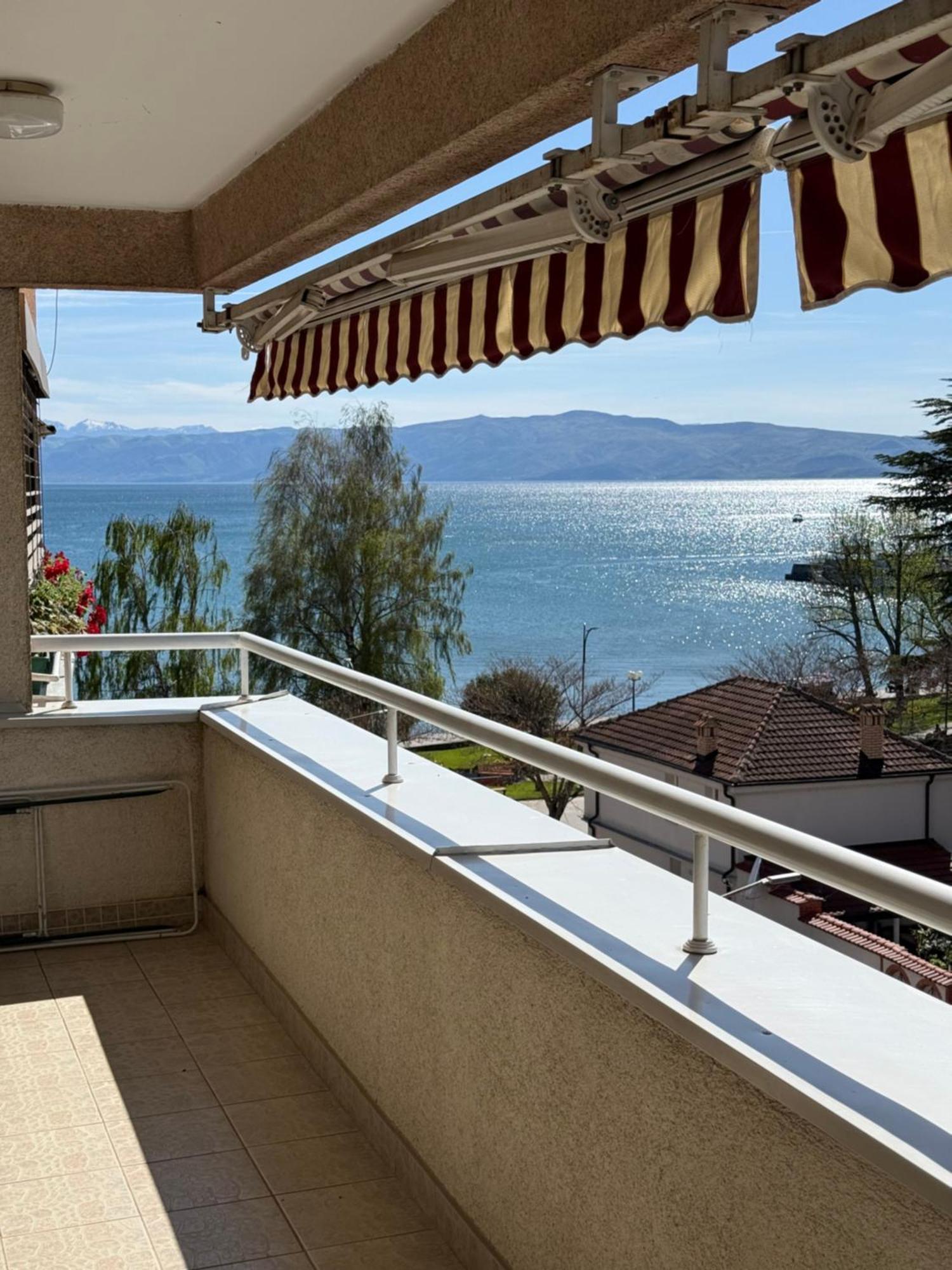 Exclusive Apartments With Lake View Ohrid Exterior photo